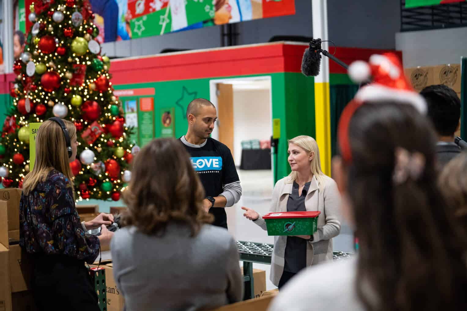 Elizabeth shares her story with teams at our Midwest Ministry Center near Chicago.