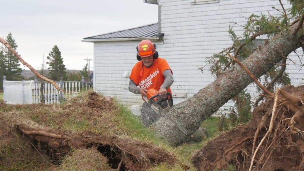 Samaritan’s Purse teams, including an expert arborist, have been hard at work removing hundreds of trees from homes and properties.