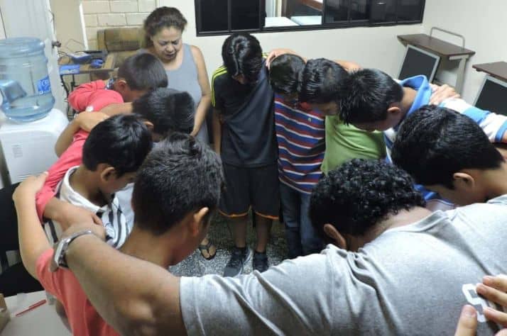 Prayer and pastoral mentoring are key in reaching youth in El Salvador.