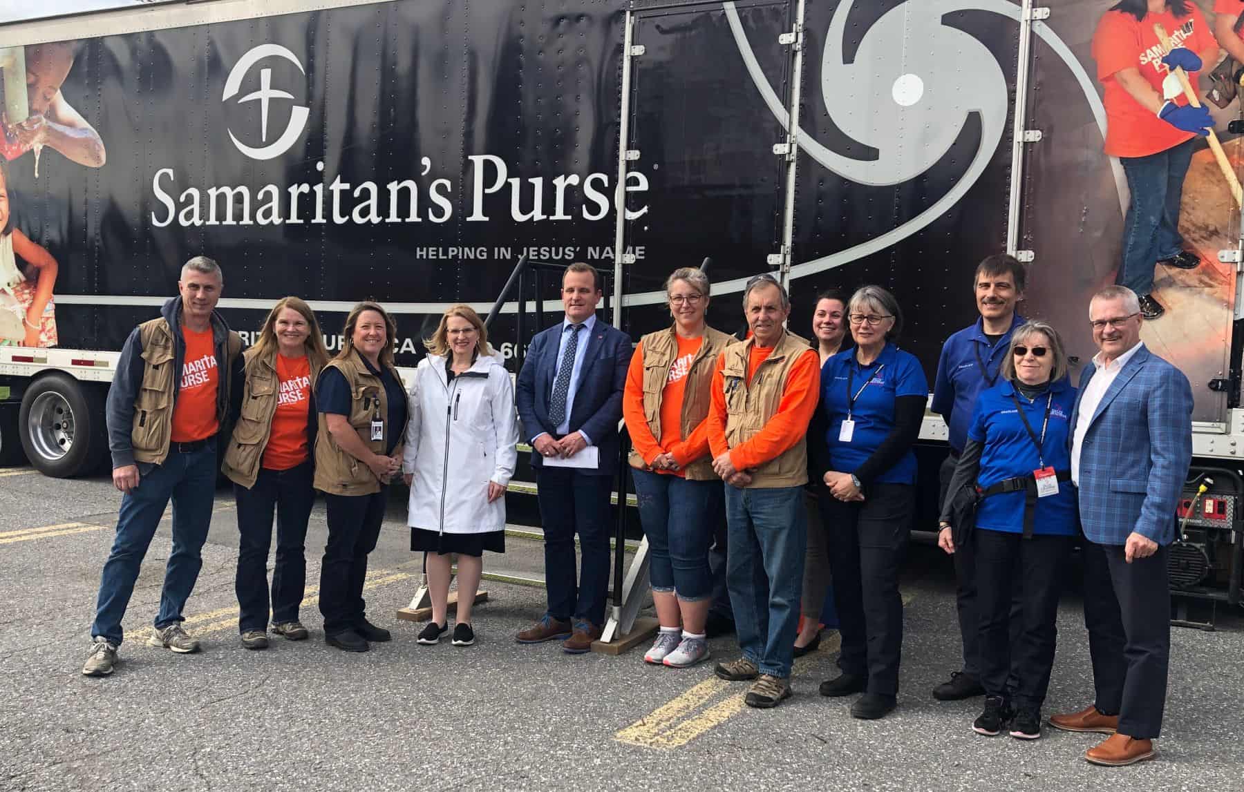 Ontario Solicitor General Sylvia Jones (White jacket) visited the Samaritan’s Purse Disaster Relief Unit tractor trailer in Ottawa today. She met with members of the Samaritan’s Purse Canadian Disaster Relief team, and Billy Graham Rapid Response Team chaplains, who together are providing physical and spiritual help to flooded Ottawa residents.