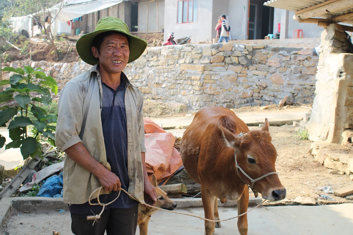 The opportunity to join a Samaritan’s Purse cow-raising project has given Duong* the opportunity to pay for his daughter to attend university.