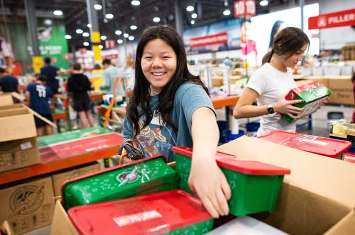 Samaritan's Purse packs boxes to ship to kids overseas | wcnc.com